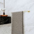 Uchwyt-na-recznik-dlugi-wieszak-lazienkowy-szczotkowane-zloto-reling-Caro-Marka-Granitan.jpg