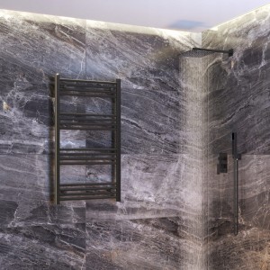 Grzejnik łazienkowy czarny drabinkowy 60 x 110 cm montaż 180 Breno