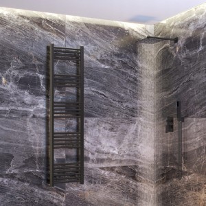 Grzejnik łazienkowy czarny drabinkowy 40 x 160 cm montaż 180 Breno