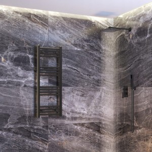 Grzejnik łazienkowy czarny drabinkowy 40 x 110 cm montaż 180 Breno